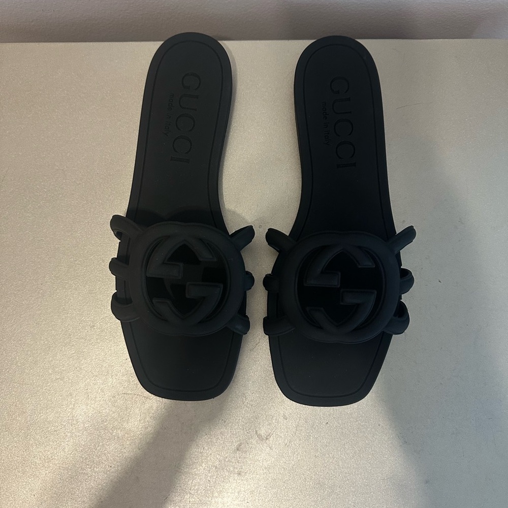 Gucci Women's Interlocking G slide sandal size 7 - Picture 2 of 5